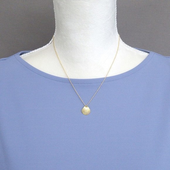 Tiffany Shell Motif Necklace Yellow Gold